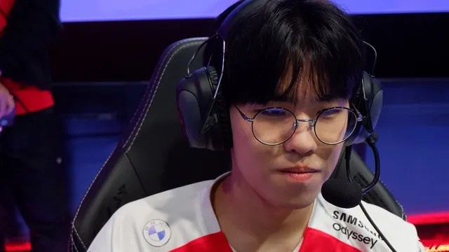 站在这里比 站在这里比