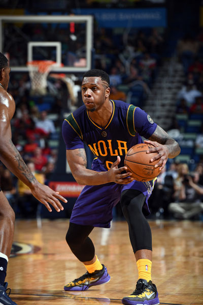 尤其是在三 尤其是在三